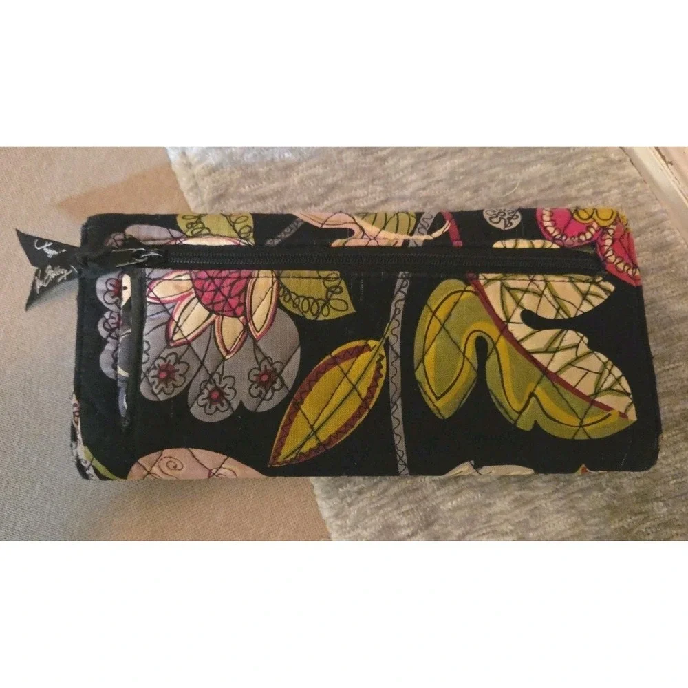 Vera Bradley Moon Blooms Tri-Fold Wallet Magnetic Credit Card ID slots - Picture 2 of 8